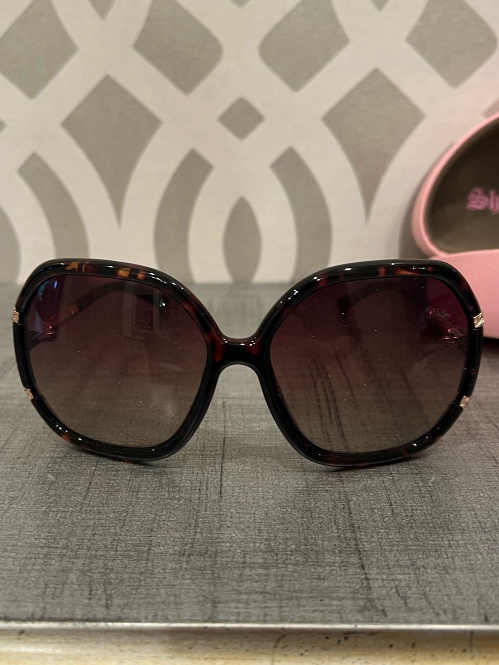 Juicy Couture Oversized Sunglasses - Picture 2 of 7